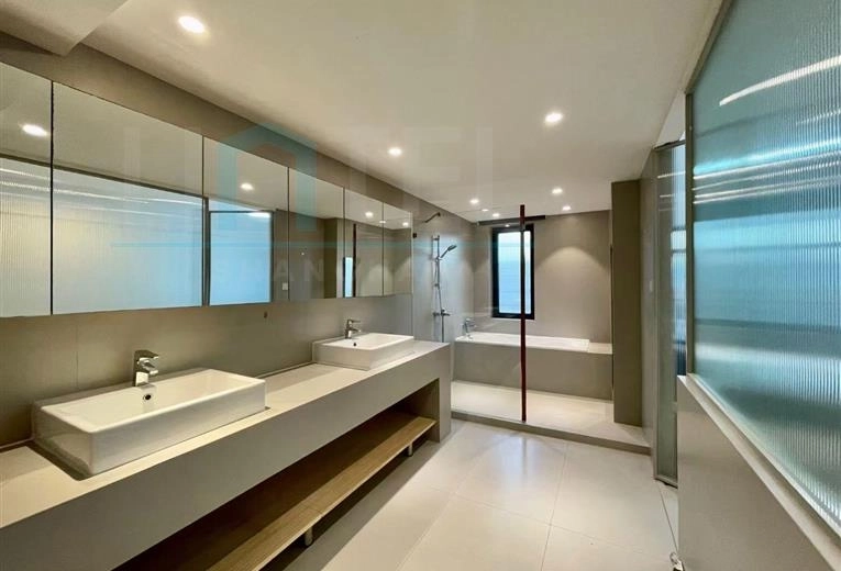 Rm 901 No 2 Champs Elysees(6)