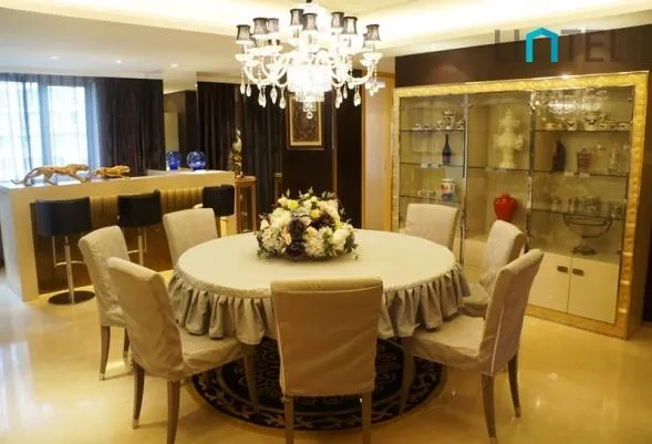 Rm 901 No 4 Shanghai Bay Phase I(6)