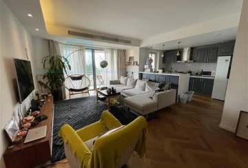 Rm 902 No 1 Central Residence I