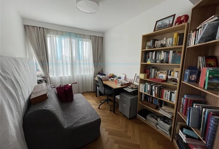 Rm 902 No 1 Central Residence I(14)