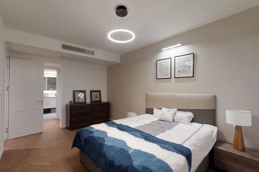 Rm 902 No 1 Central Residence I(10)