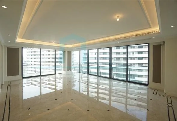 Rm 902 No 10 One Riviera Park(2)