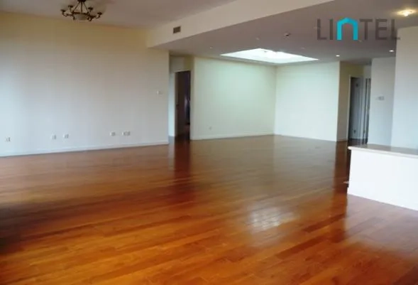 Rm 902 No 18 Green Court I(2)