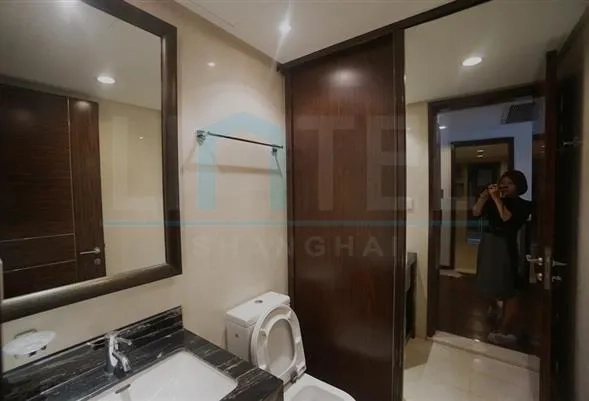 Rm 902 No 8 Eight Park Avenue(11)