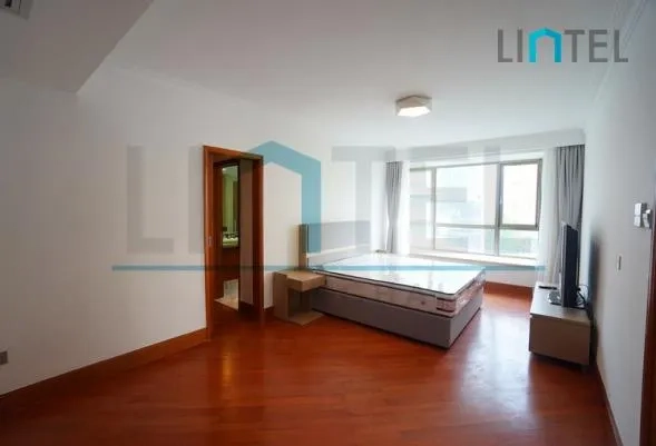 Rm 902 No 8 Le Marquis(5)