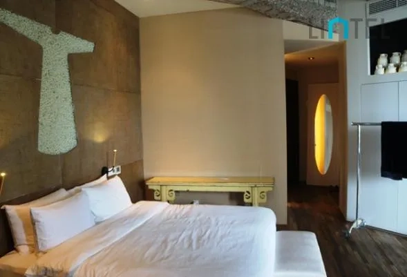 Rm 952 No 400 North Suzhou Road(4)