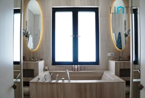 Rm 952 No 400 North Suzhou Road(6)
