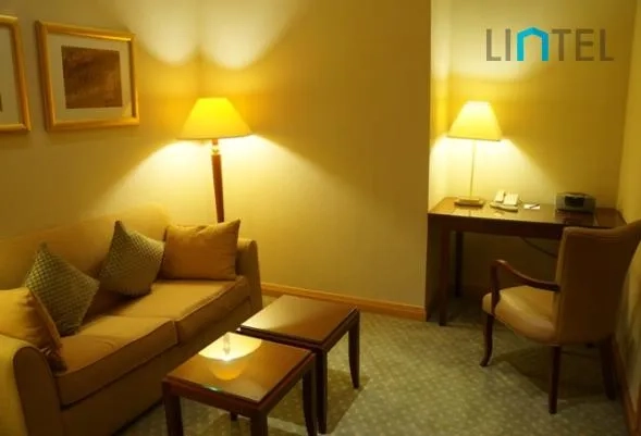 Smaller 2-bdr Suite Tomorrow Square(7)