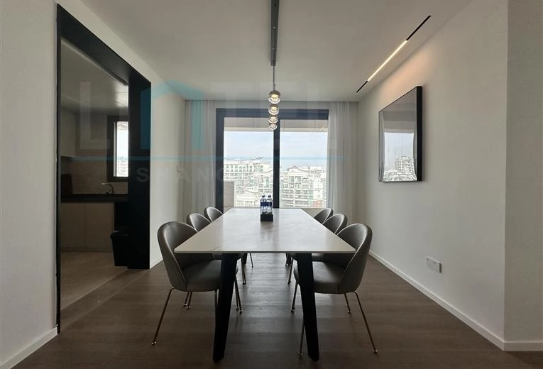Standard 01 Unit X8 Savills Residence(6)