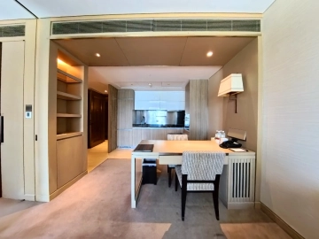 Standard 1-bdr Suite IFC Residence(2)