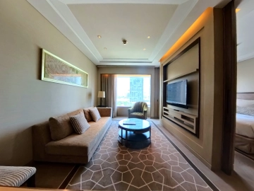 Standard 1-bdr Suite IFC Residence
