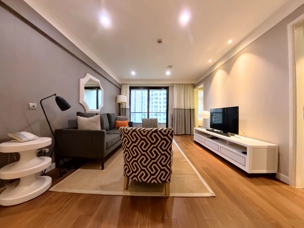 Standard 2+1 Unit Lanson Place Parkside Serviced Suites