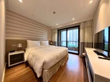 Standard 2+1 Unit Lanson Place Parkside Serviced Suites(5)