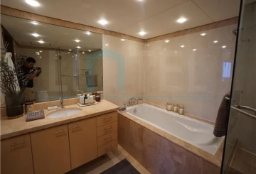 Standard 2-Bdr A Unit Shanghai Center(8)