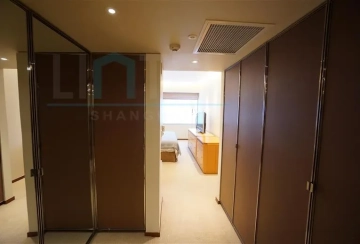 Standard 2-Bdr B Unit Shanghai Center(11)
