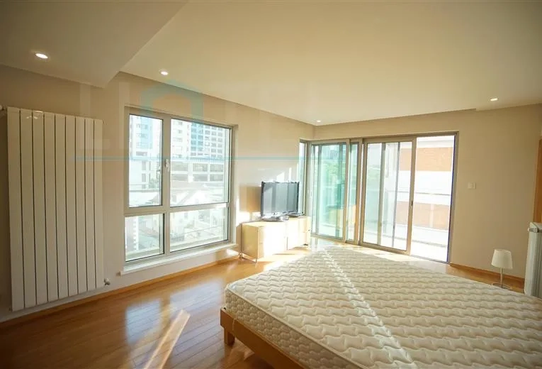 Standard 2-bdr B Unit Nanyang Seasons Court(8)