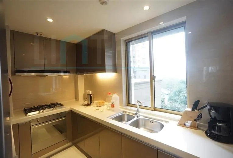 Standard 2-bdr Deluxe Shine Residence Hongqiao(5)