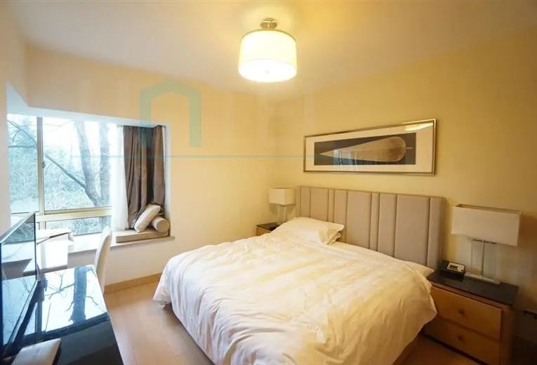 Standard 2-bdr Deluxe Shine Residence Hongqiao(6)