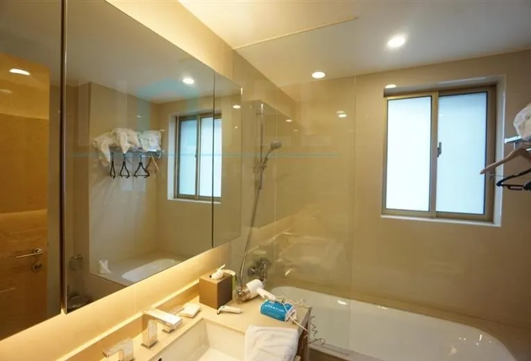 Standard 2-bdr Deluxe Shine Residence Hongqiao(7)