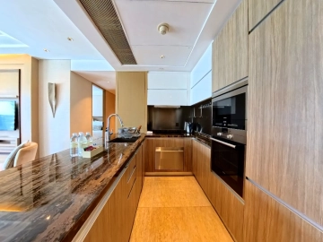Standard 2-bdr Suite IFC Residence(4)