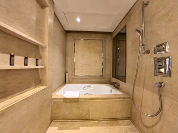 Standard 2-bdr Suite IFC Residence(7)