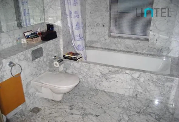 Standard 2-bdr Unit Jing'an Four Seasons(6)