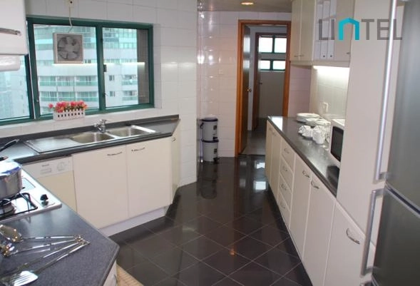 Standard 213 sqm 3-bdr Unit Royal Pavilion(5)