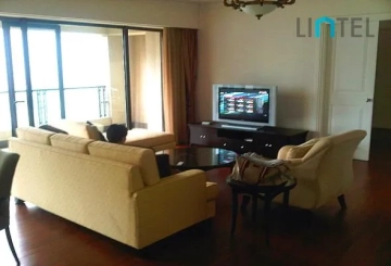 Standard 3+1 Unit Lakeville Regency