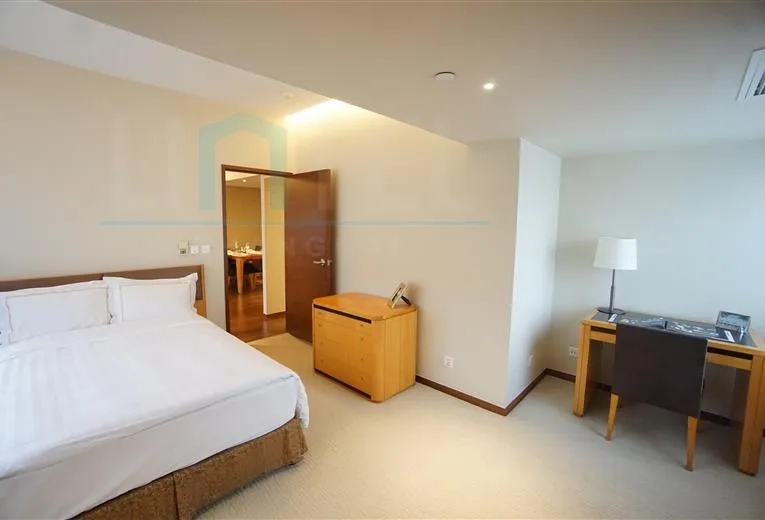 Standard 3-Bdr A Unit Shanghai Center(11)