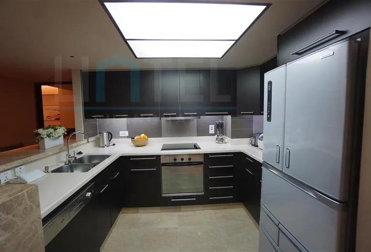 Standard 3-Bdr A Unit Shanghai Center(6)