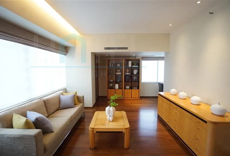 Standard 3-Bdr B Unit Shanghai Center(15)