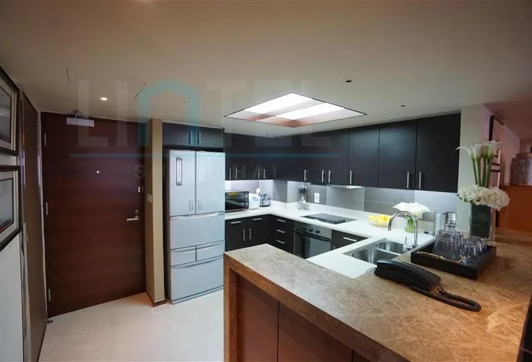 Standard 3-Bdr B Unit Shanghai Center(5)