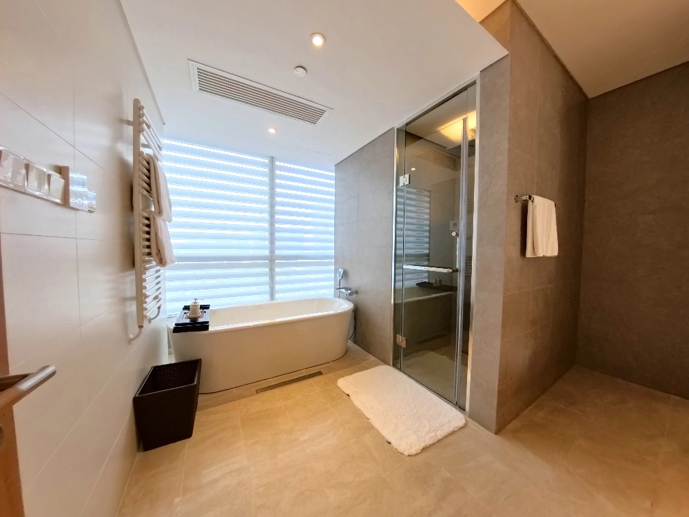 Standard 3-Bdr Unit Eacqua Residence New Bund(14)
