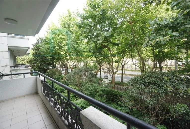 Standard 3-bdr Suite Le Ville Residence Biyun(6)