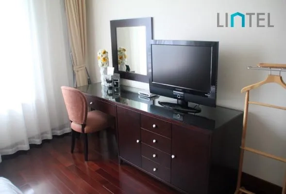 Standard 3-bdr Unit Jing'an Four Seasons(5)