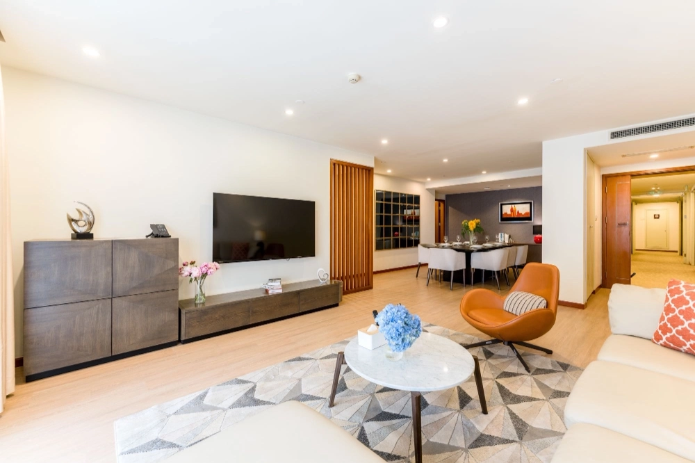 Standard 3-bdr Unit Oakwood Residence Shanghai(3)