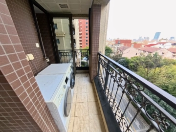 Standard 3-bdr Unit Stanford Residence Xuhui(16)