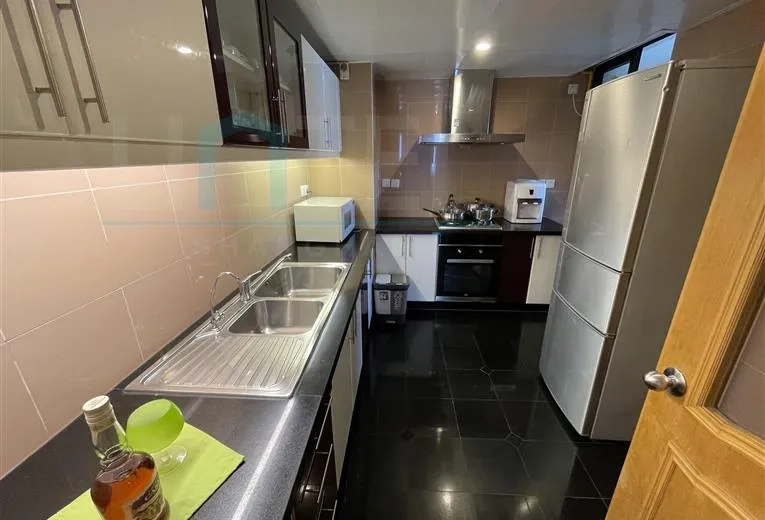 Standard 3-bdr Unit Windsor Court(4)