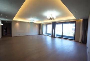 Standard 4-bdr Unit Kingdom Place