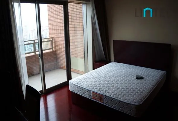 Standard 4-bdr Unit Livable Apartment(7)