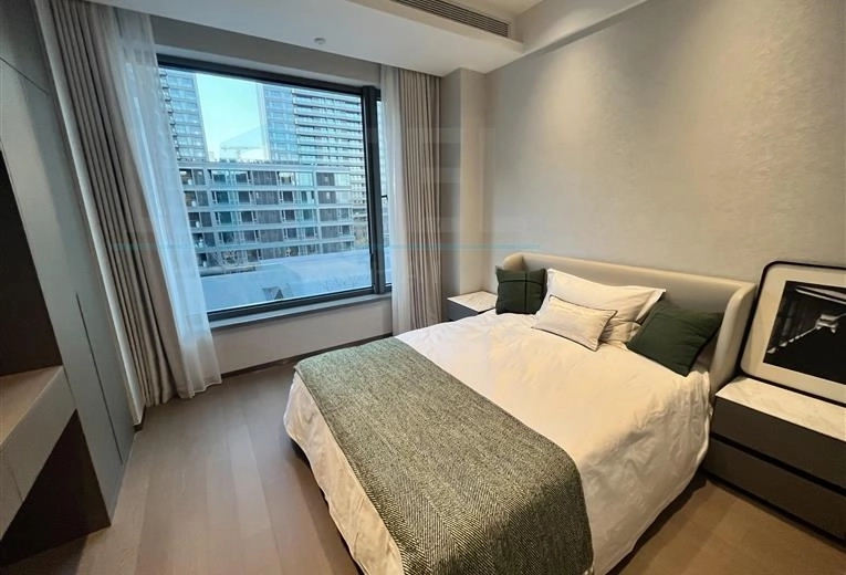 Standard 4-bdr Unit West Bund Central Residence(12)