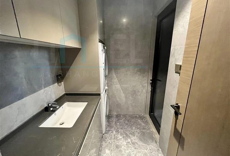 Standard 4-bdr Unit West Bund Central Residence(16)