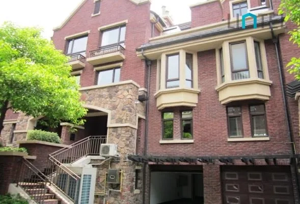 Standard 4-bdr Villa Roselane Garden