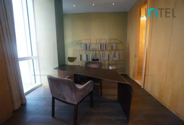 Standard C&D Type Unit Four Seasons Place(12)