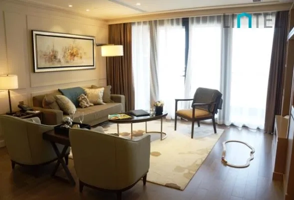 Standard Luxury 2-bdr Unit Lanson Place Aroma Garden