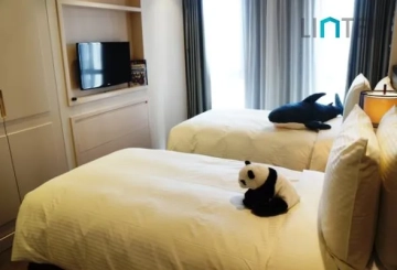 Standard Luxury 2-bdr Unit Lanson Place Aroma Garden(7)