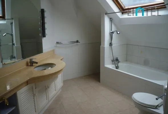 Standard Penthouse Green Court I(10)