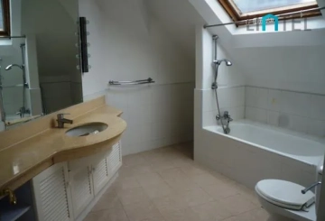 Standard Penthouse Green Court I(10)