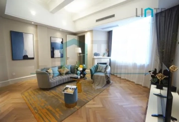 Standard Small 2-Bdr unit Cres Asia On the Bund