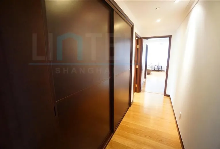 Standard Small 2-bdr Unit Jing'an Residence 8(12)